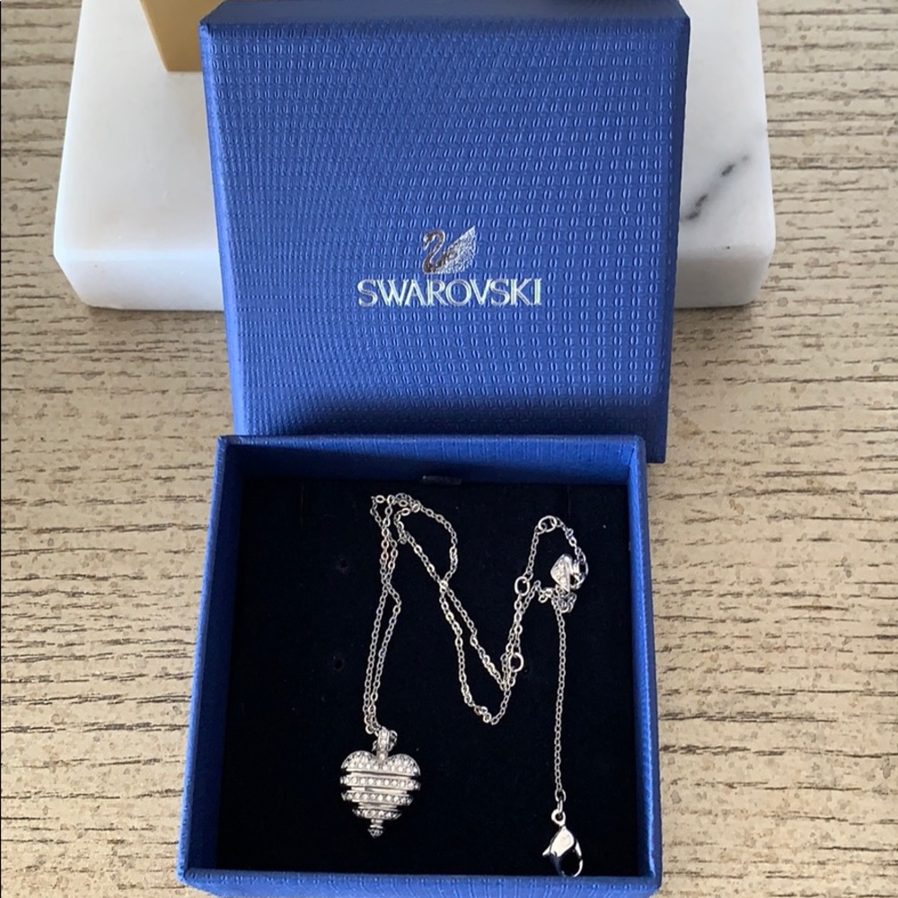 ☆ Swarovski Silver Heart Closed Necklace